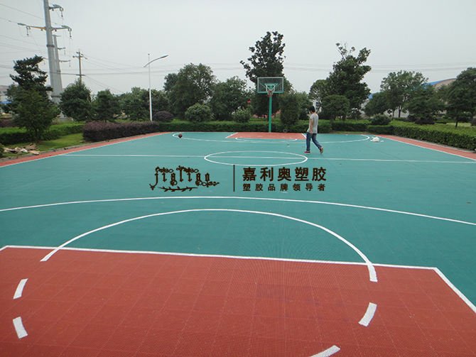 室外藍球場(chǎng)地